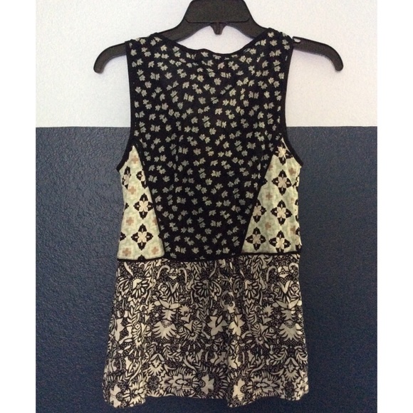 Akemi + Kin sleeveless blouse - Picture 2 of 5
